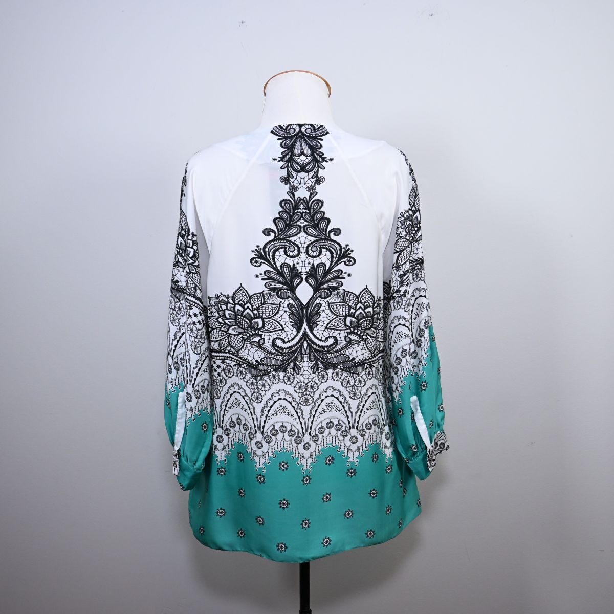 Blusa com estampa de renda