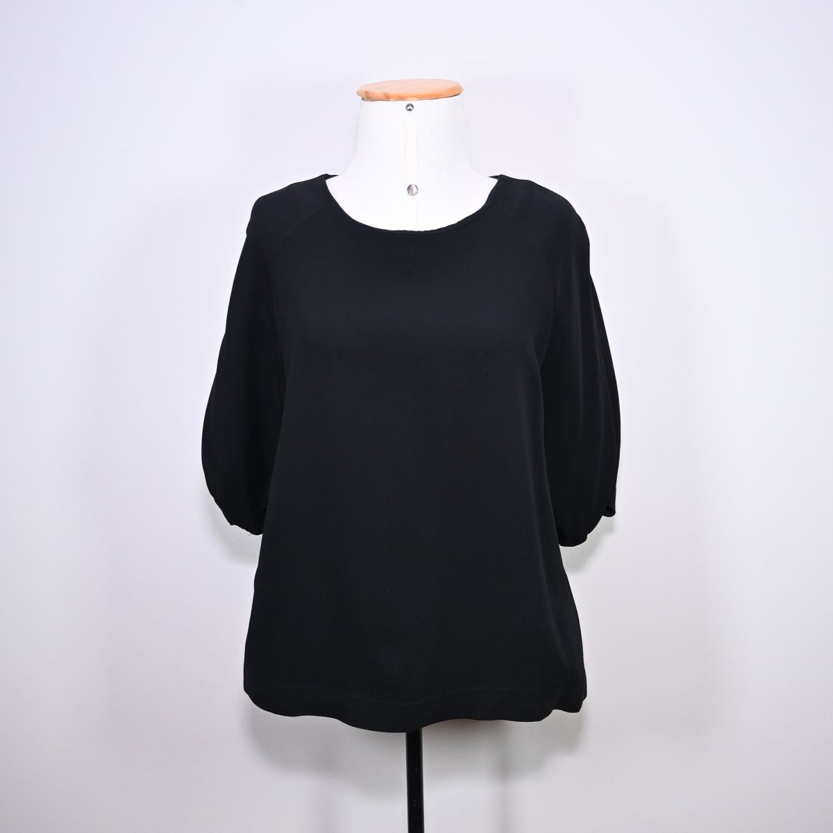 Blusa preta com manga 3/4