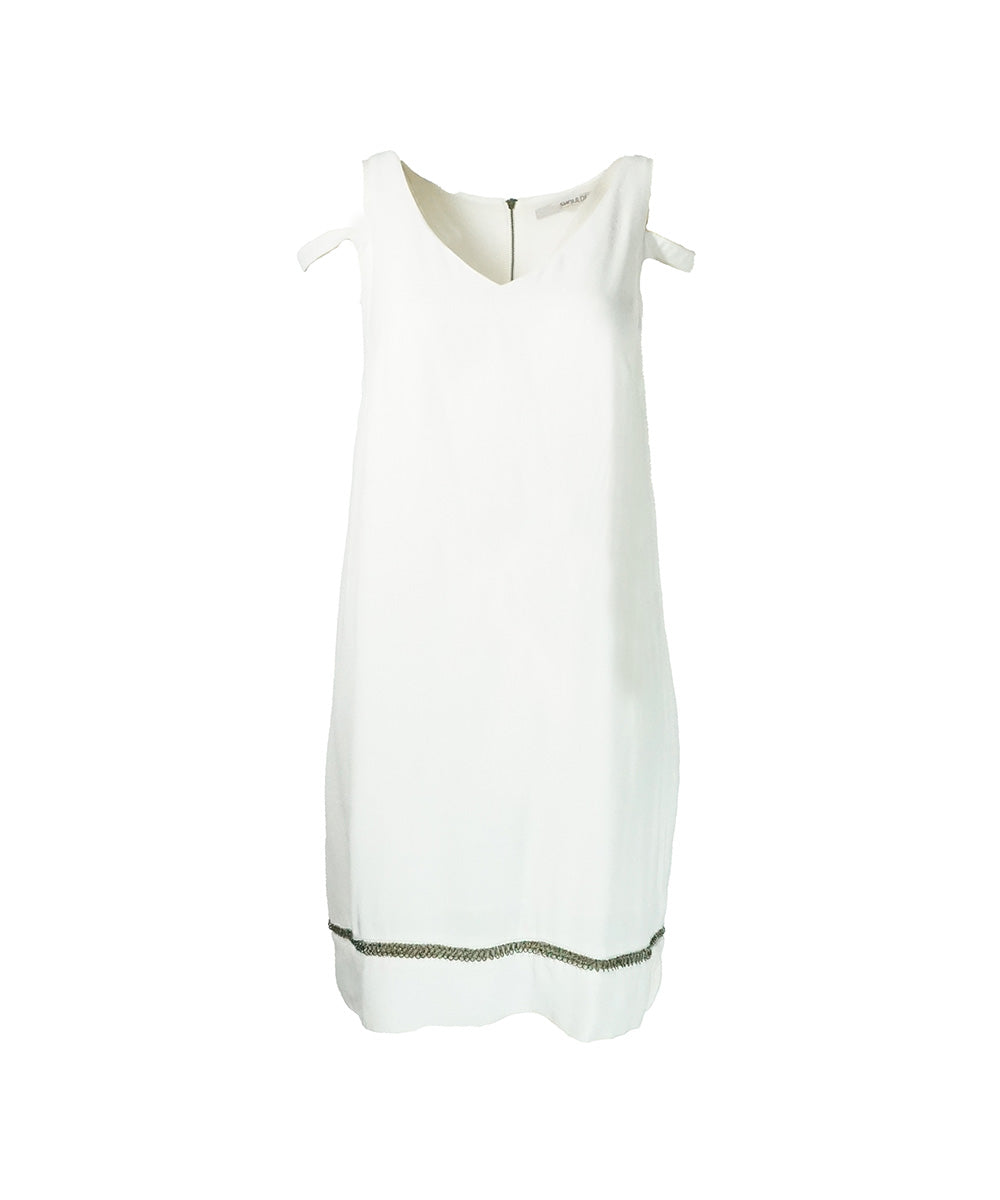 Vestido Curto Branco Com Detalhe de Corrente