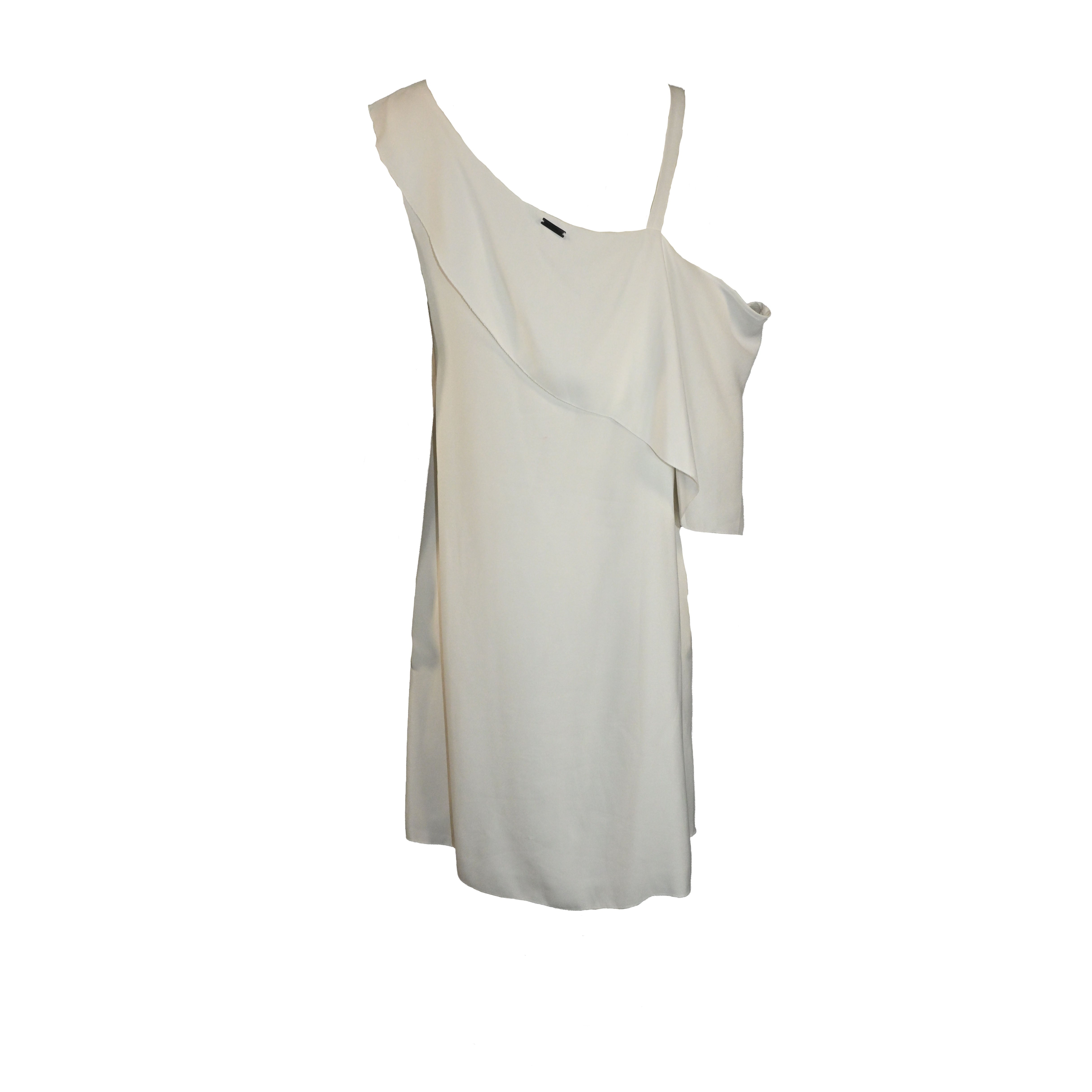 Vestido curto branco com babado frontal