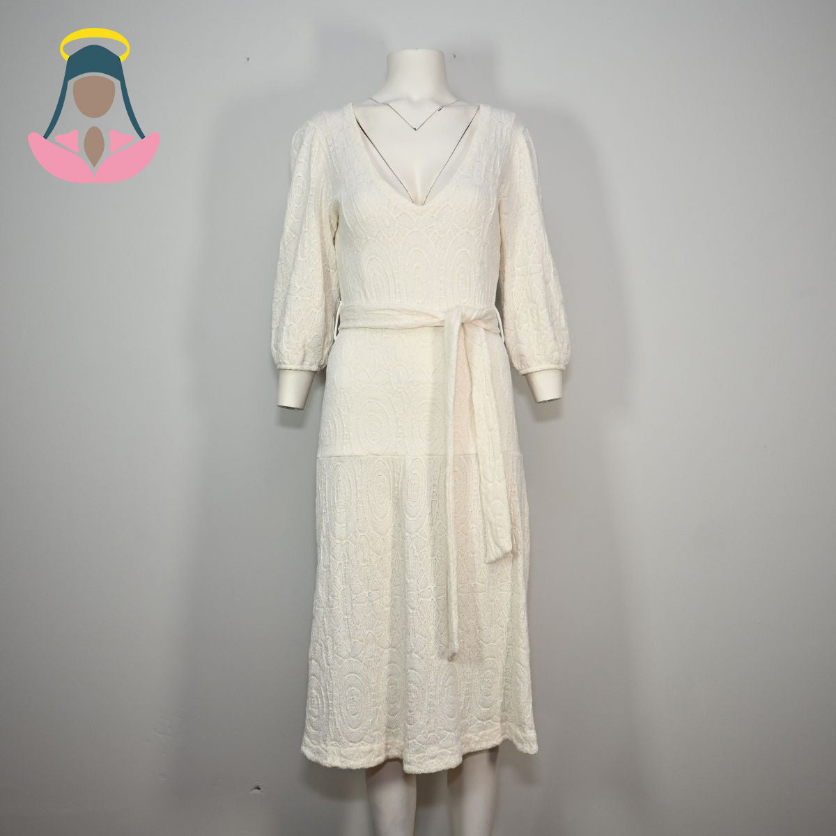 Vestido branco de malha com manga 3/4