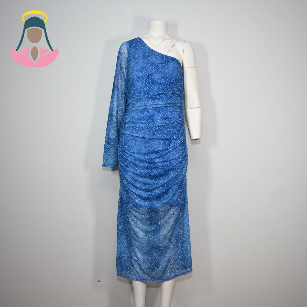 Vestido de um ombro só azul com poá