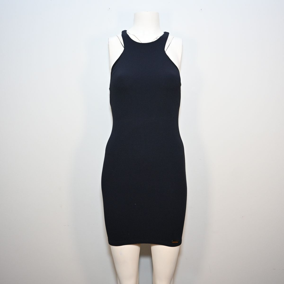 Vestido curto preto tubinho