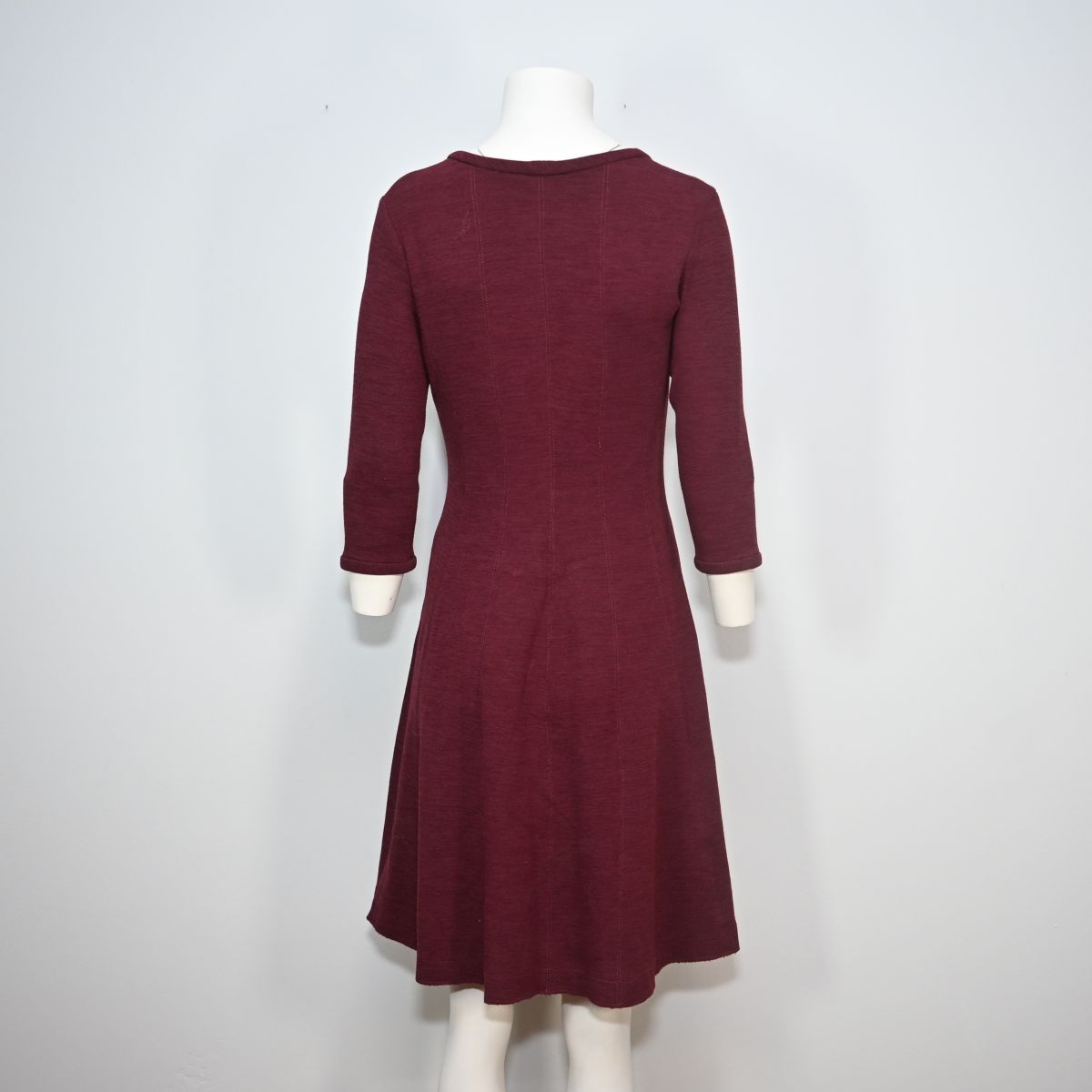 Vestido vinho com manga 3/4