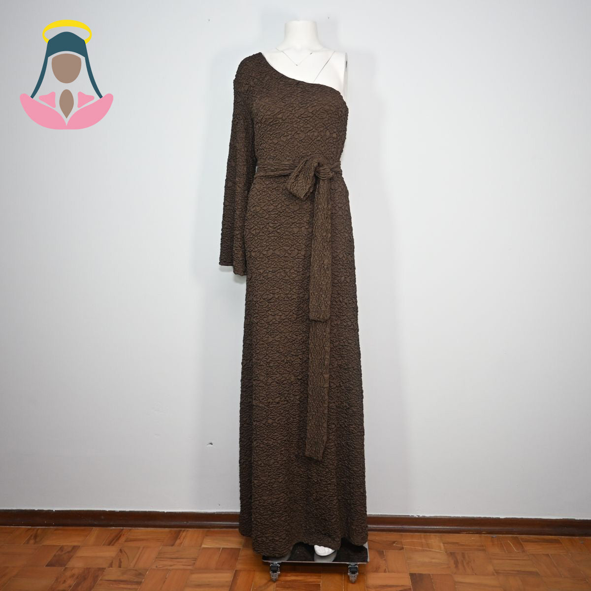 Vestido longo marrom com um ombro só