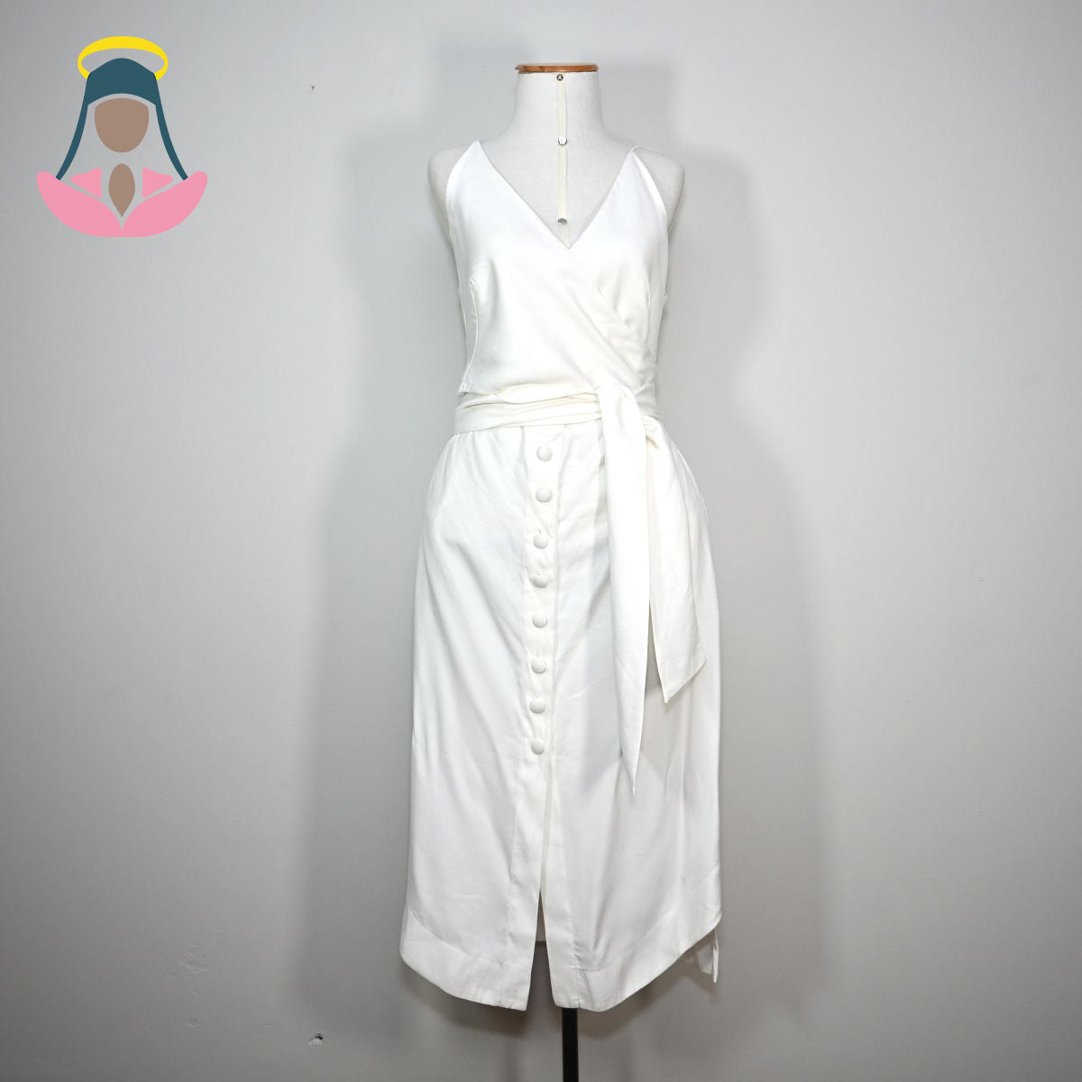 Vestido branco com amarração frontal