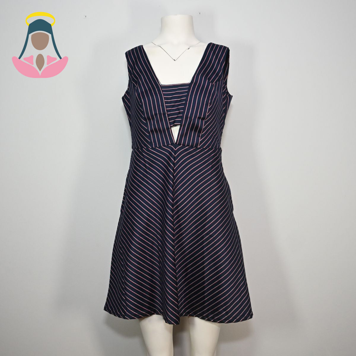 Vestido curto azul marinho listrado