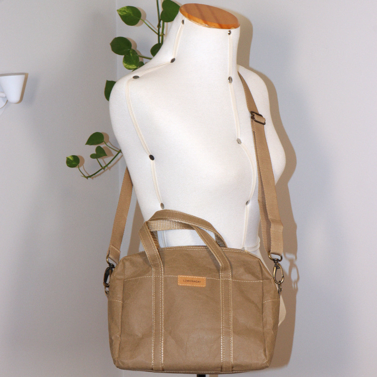 Bolsa tiracolo de papel