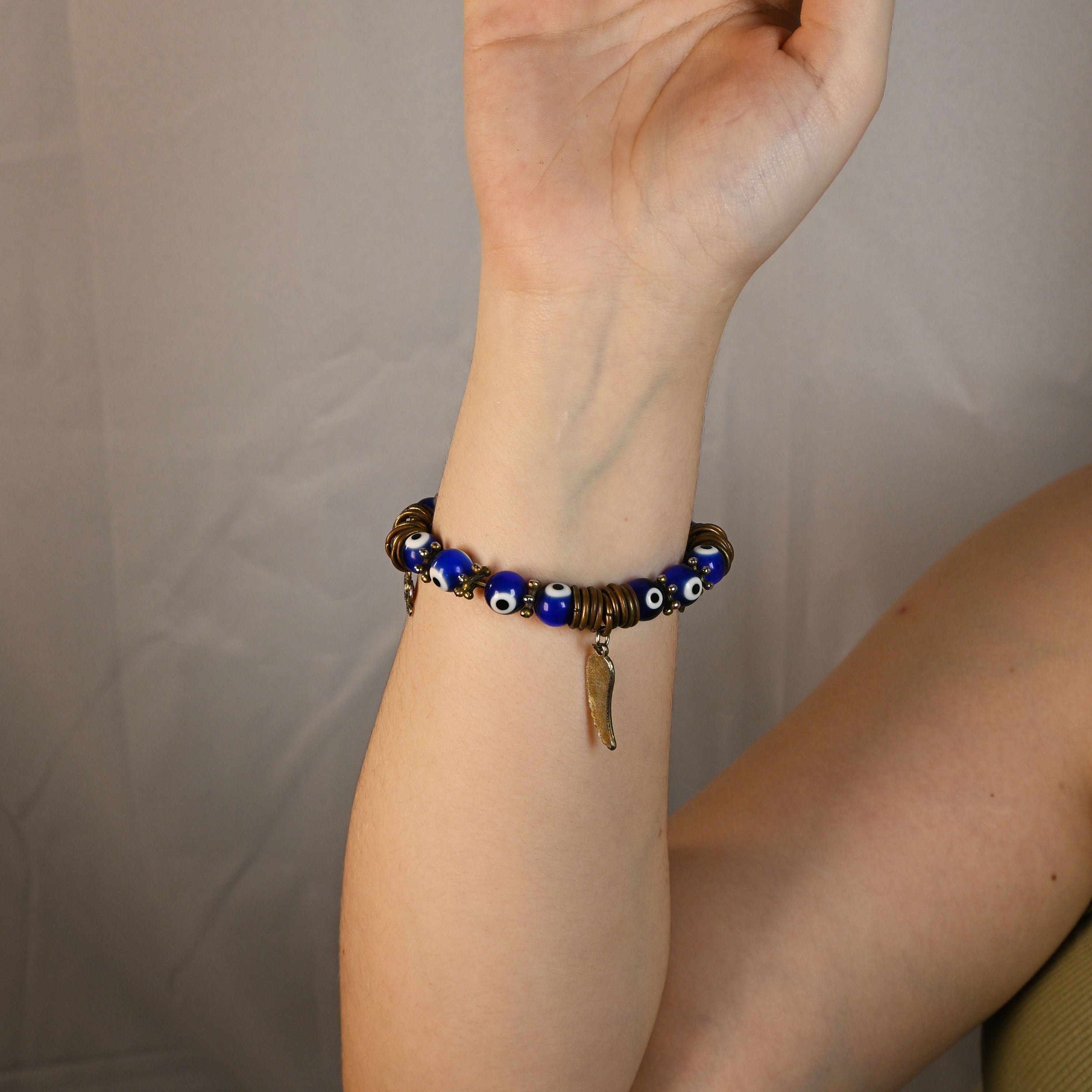 Pulseira azul de olho grego