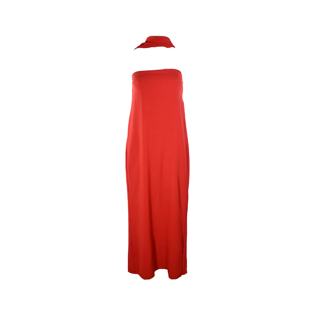 Vestido de festa vermelho com echarpe