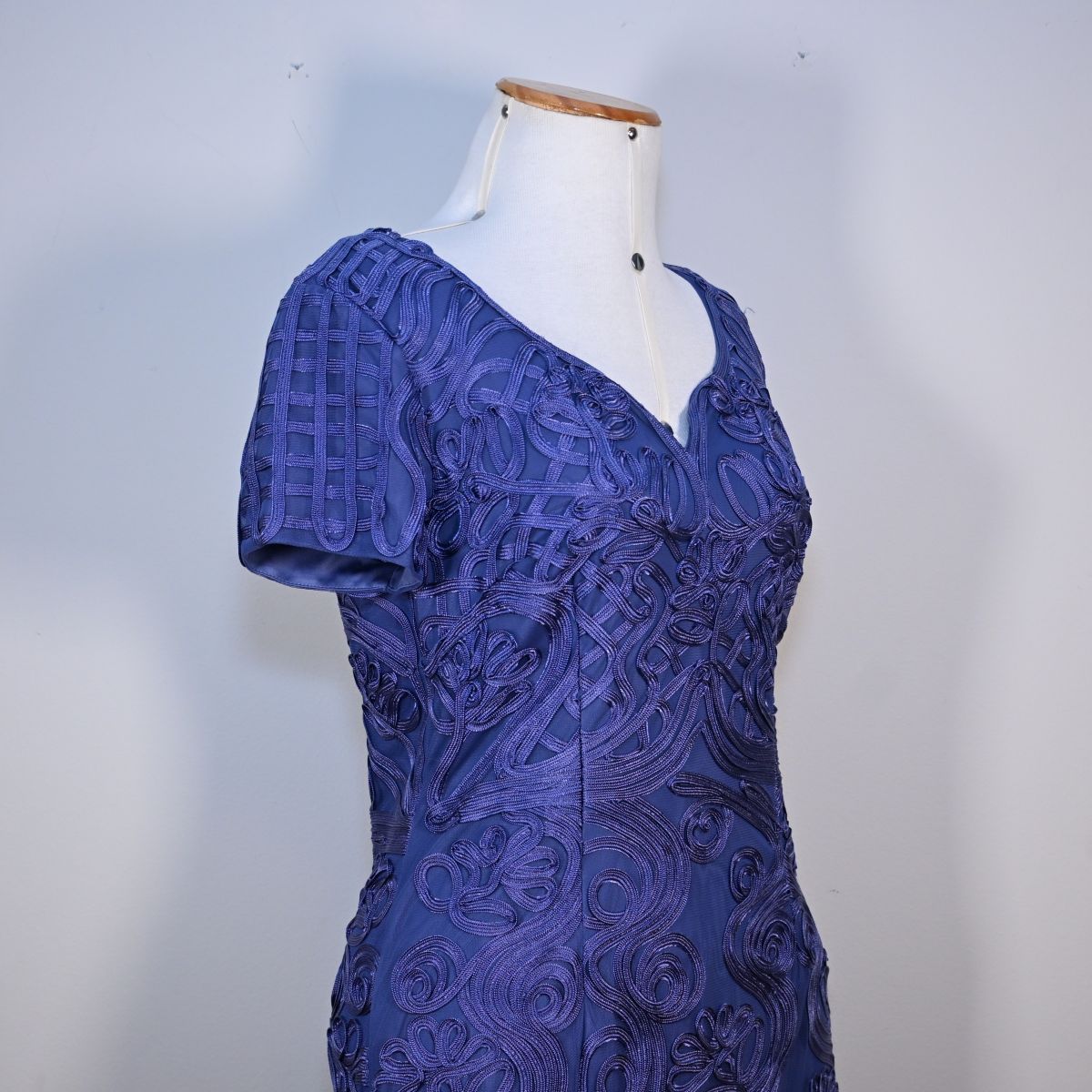 Vestido de festa curto azul bordado