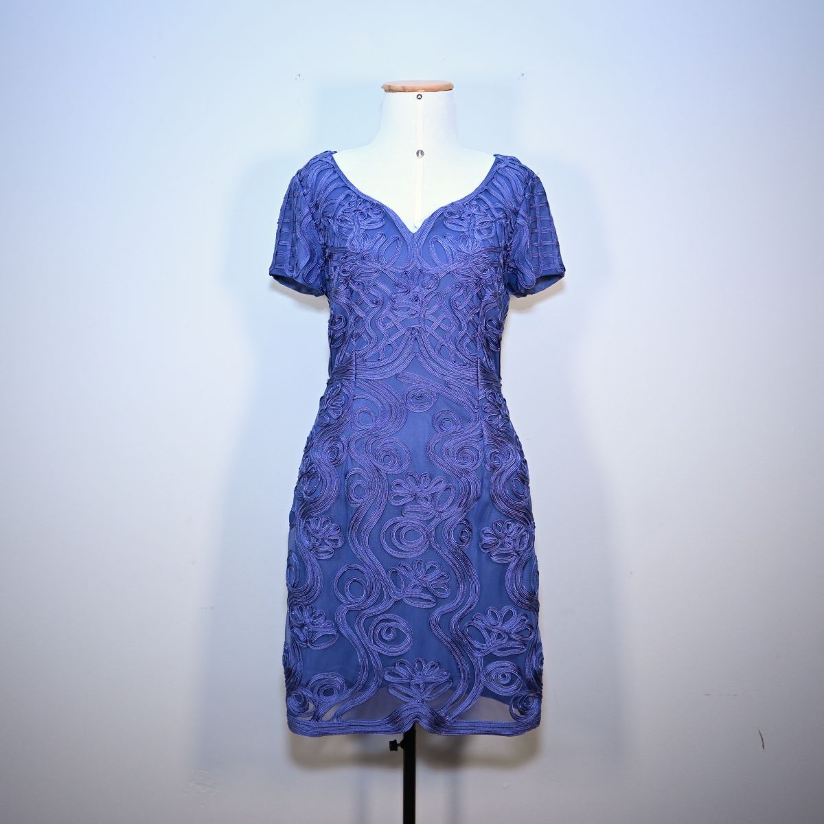 Vestido de festa curto azul bordado