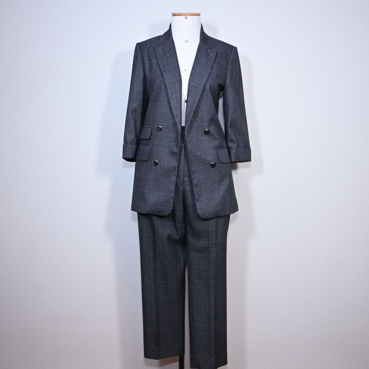Calça de alfaiataria cinza xadrez